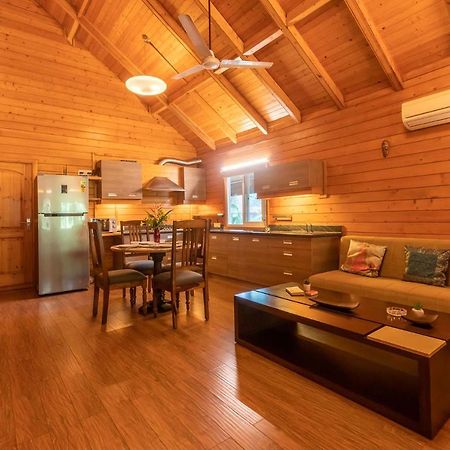 Nature'S Abode - The Wooden Villa At Morjim By Stayvista Экстерьер фото