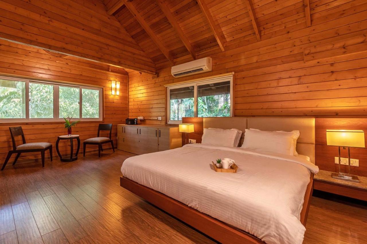 Nature'S Abode - The Wooden Villa At Morjim By Stayvista Экстерьер фото