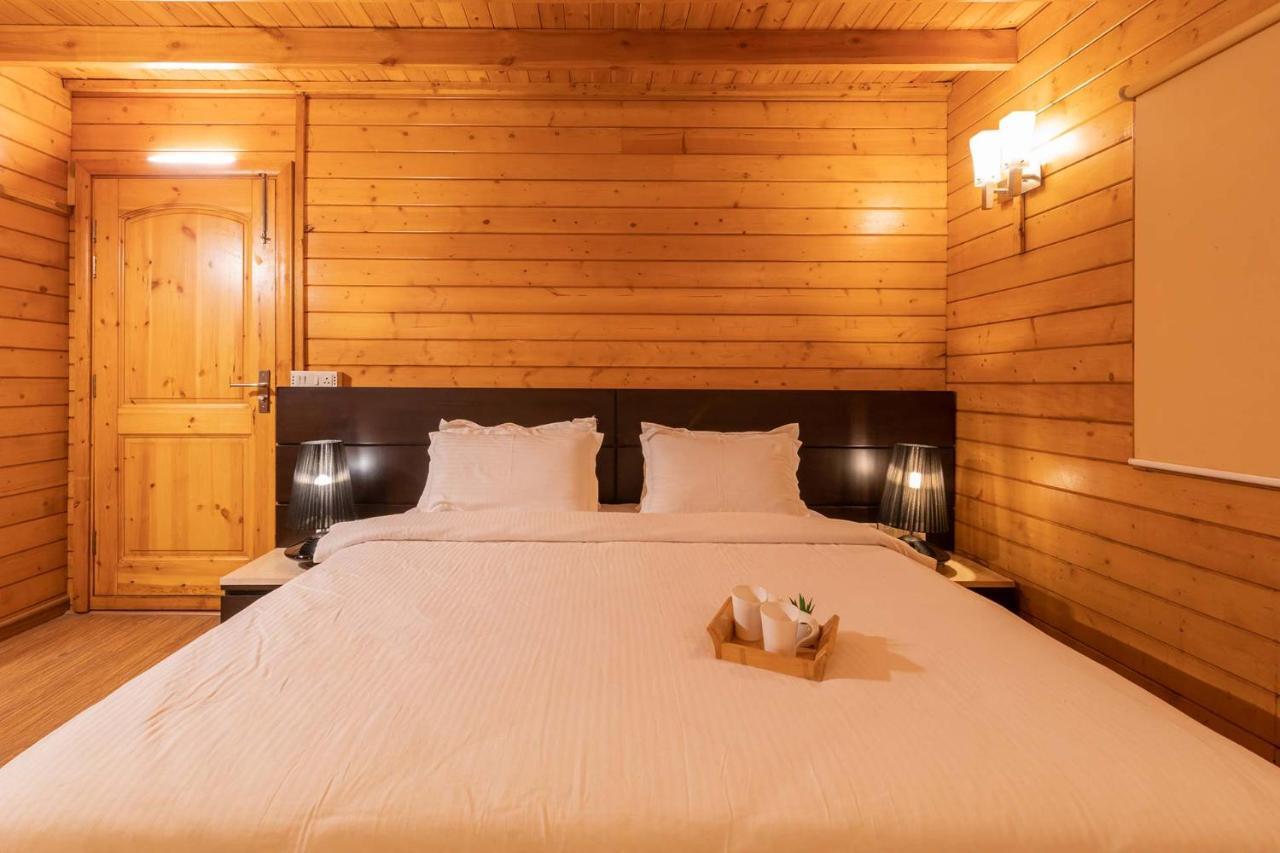 Nature'S Abode - The Wooden Villa At Morjim By Stayvista Экстерьер фото